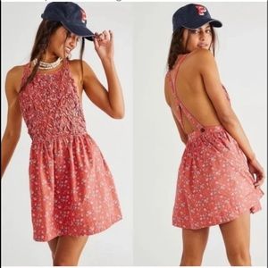 NWT Free People Petunia Smocked Floral Apron Mini Dress New Salmon poppy Medium